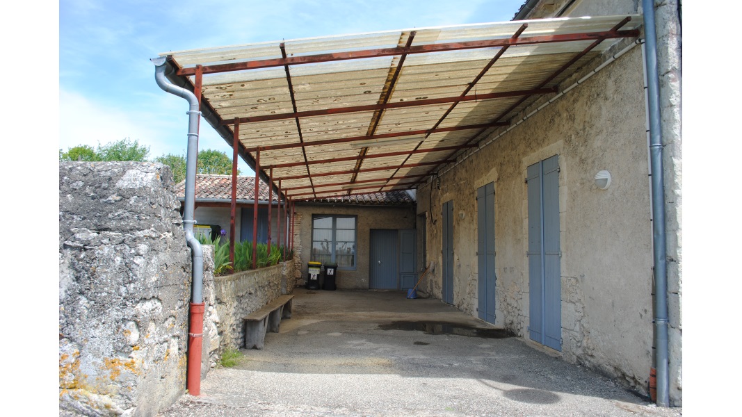 Vue 2 avant extension salle des fêtes Montagudet